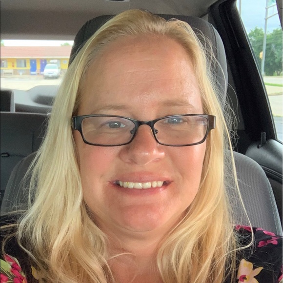 Meet your Posher, Cindy - Picture 1 of 1